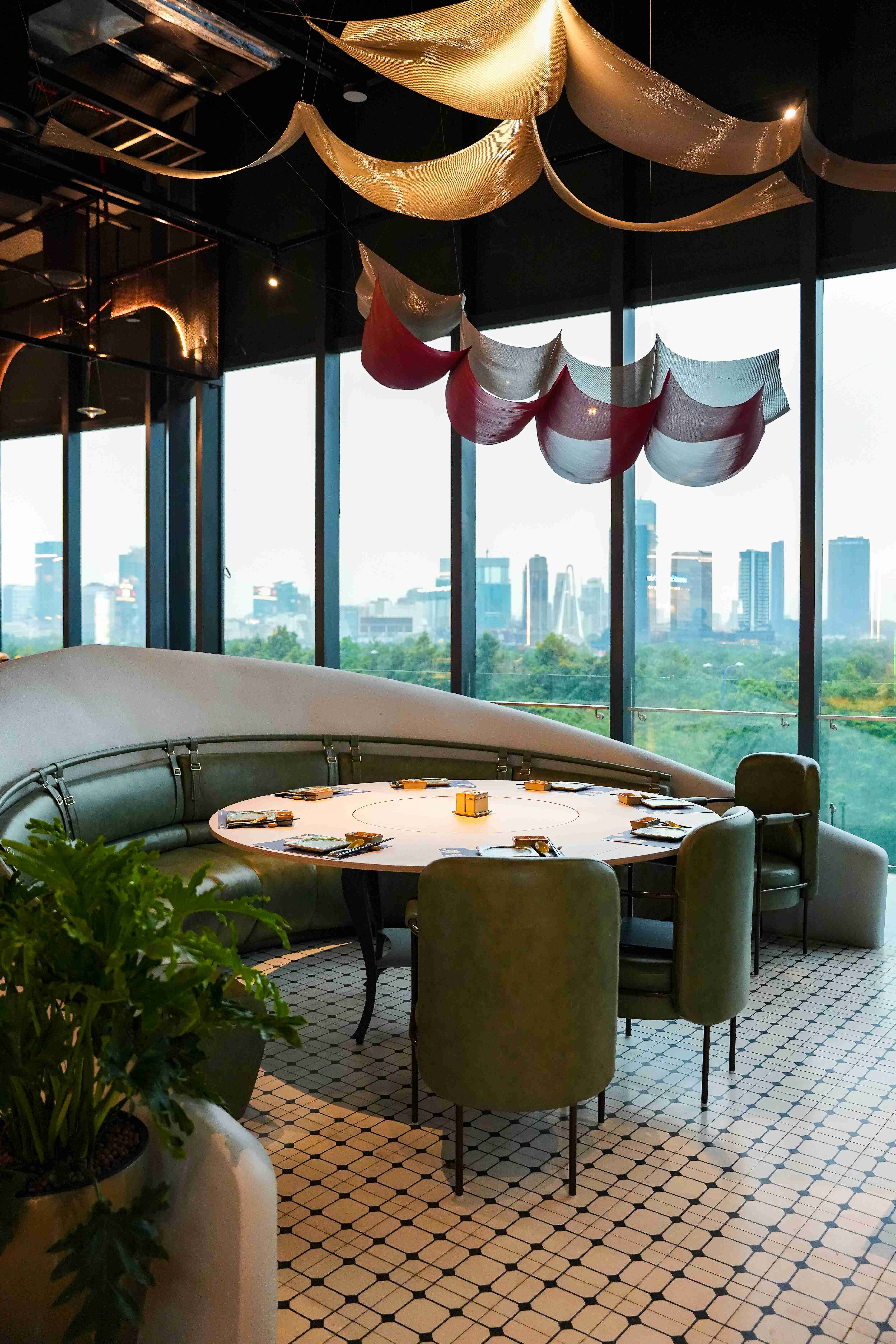 Redjunk_KhongGianNhaHang_Space Intro 2